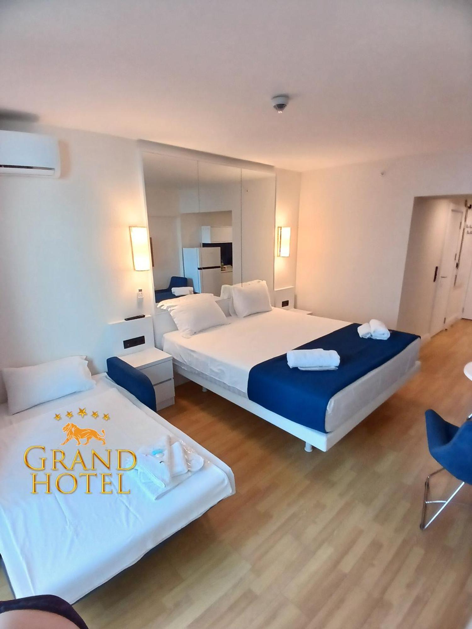 Grand Hotel ☆ Orbi City Batumi Exterior photo