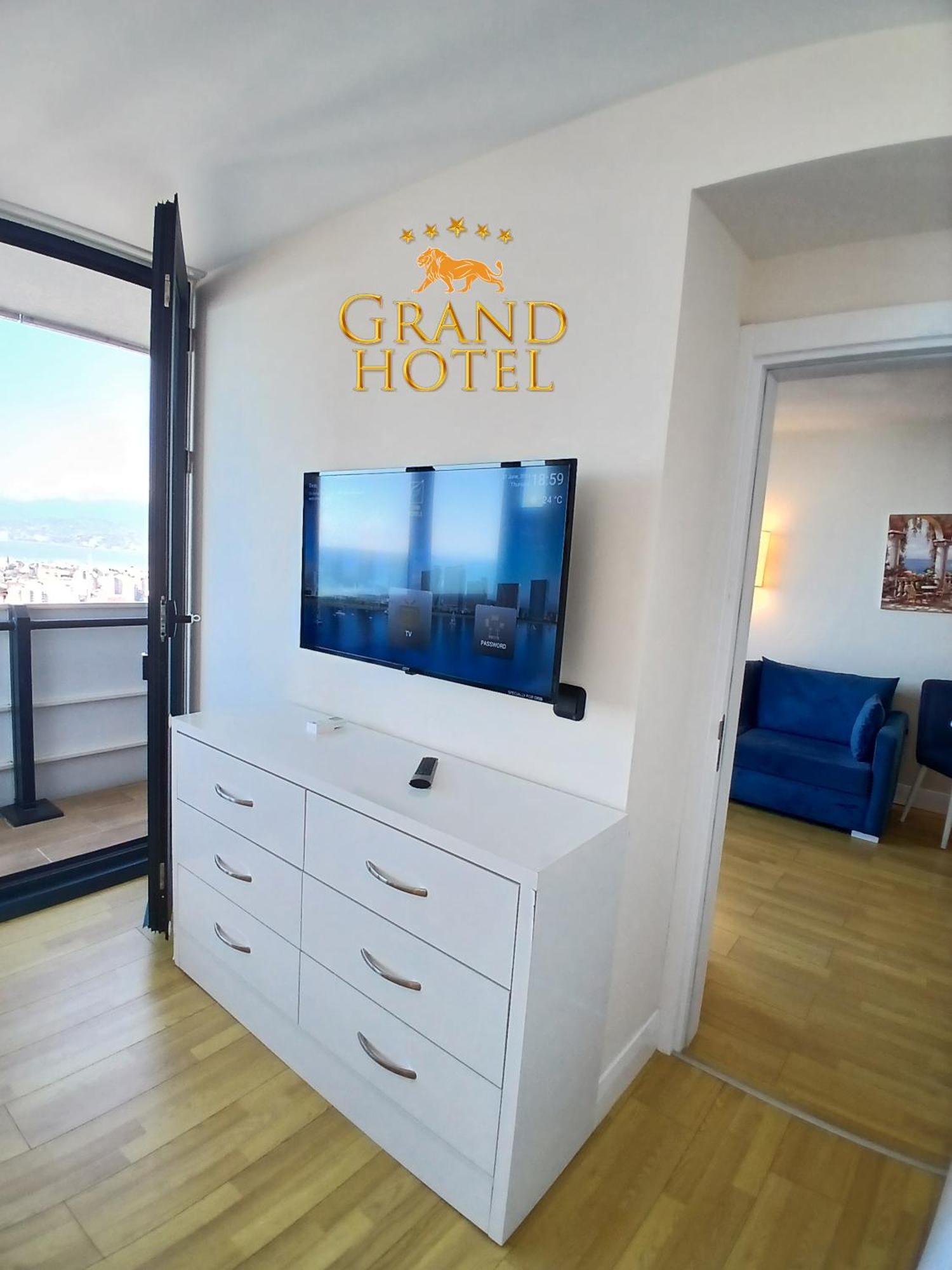 Grand Hotel ☆ Orbi City Batumi Exterior photo