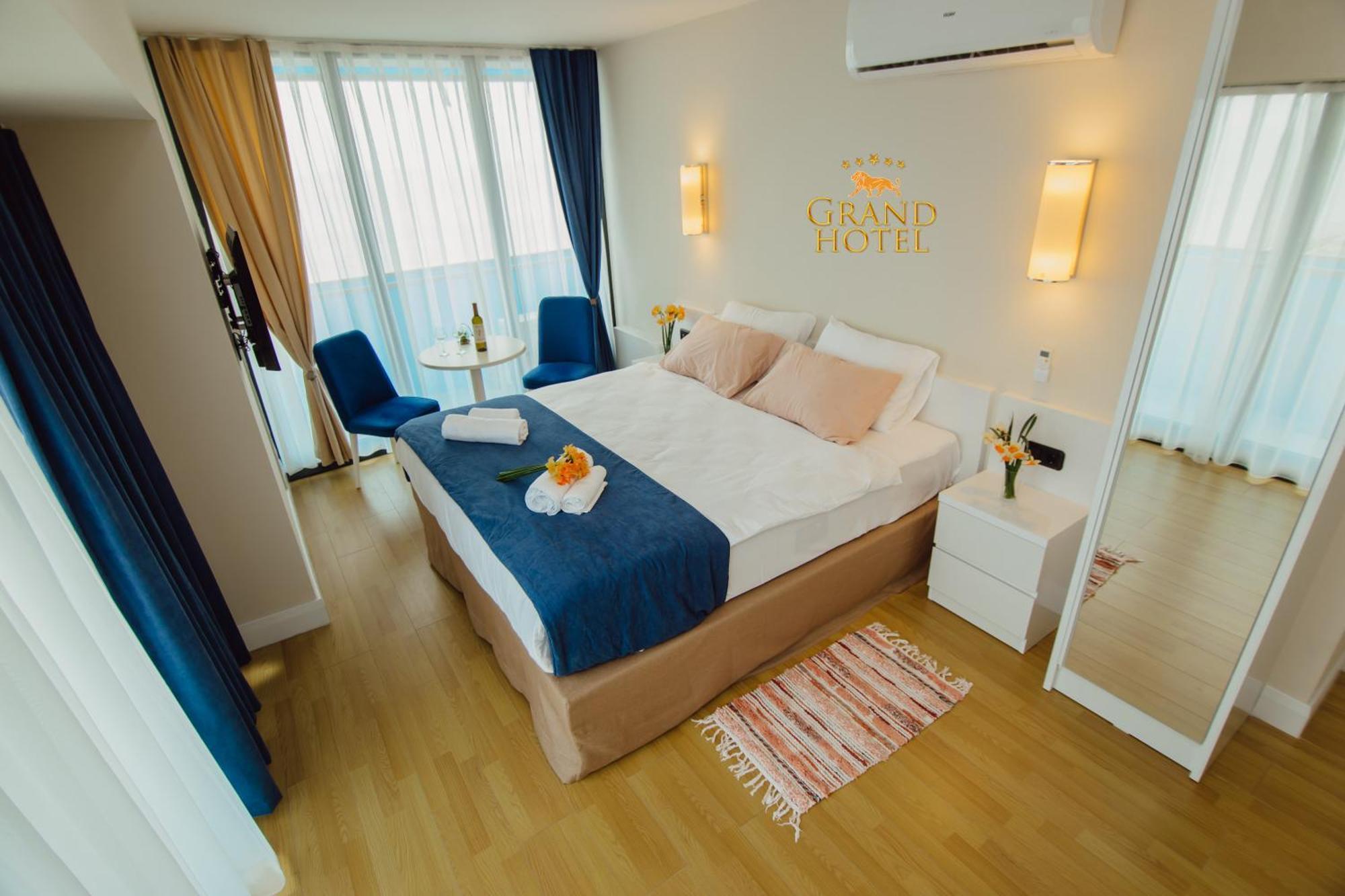 Grand Hotel ☆ Orbi City Batumi Exterior photo