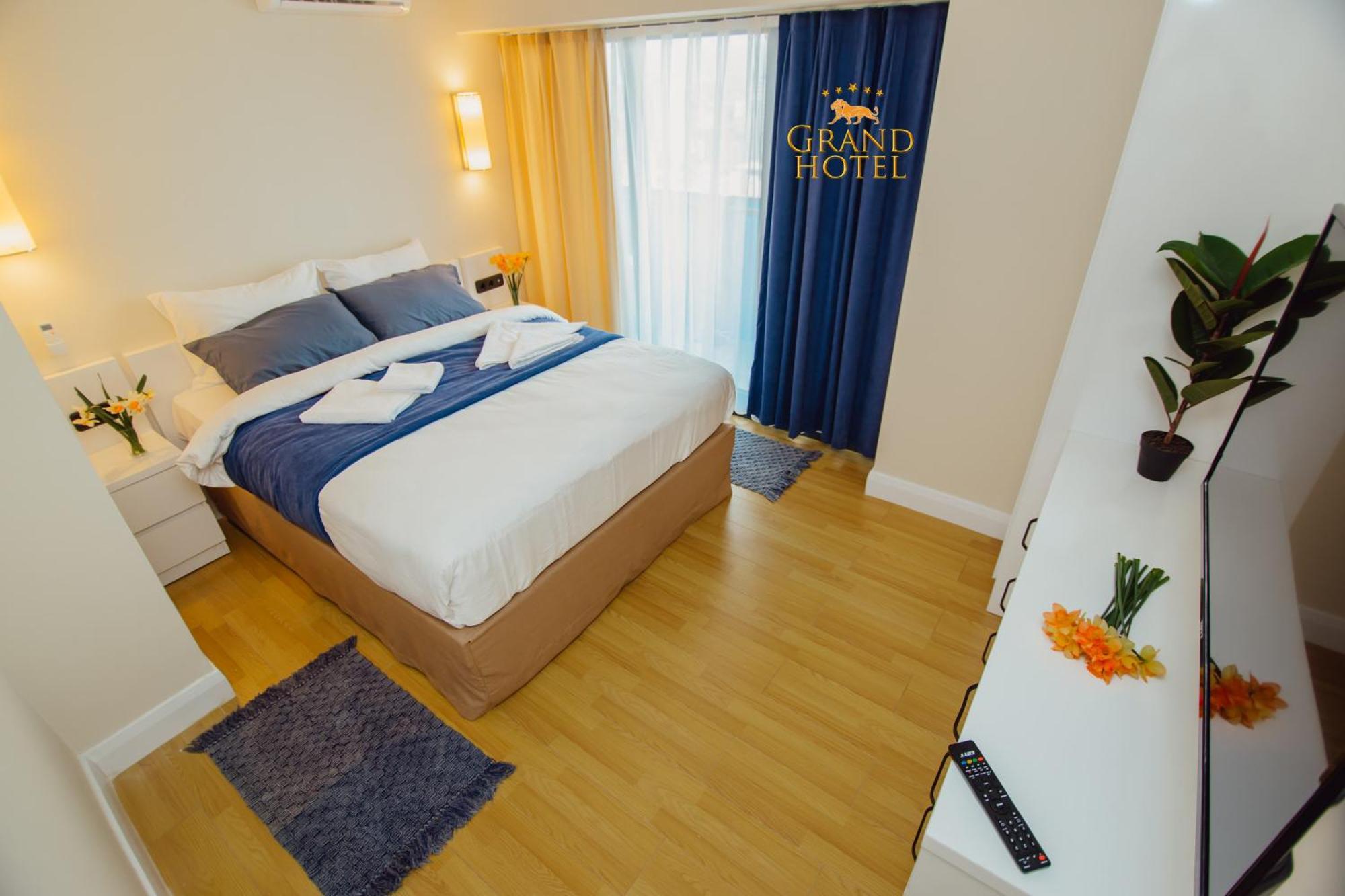 Grand Hotel ☆ Orbi City Batumi Exterior photo